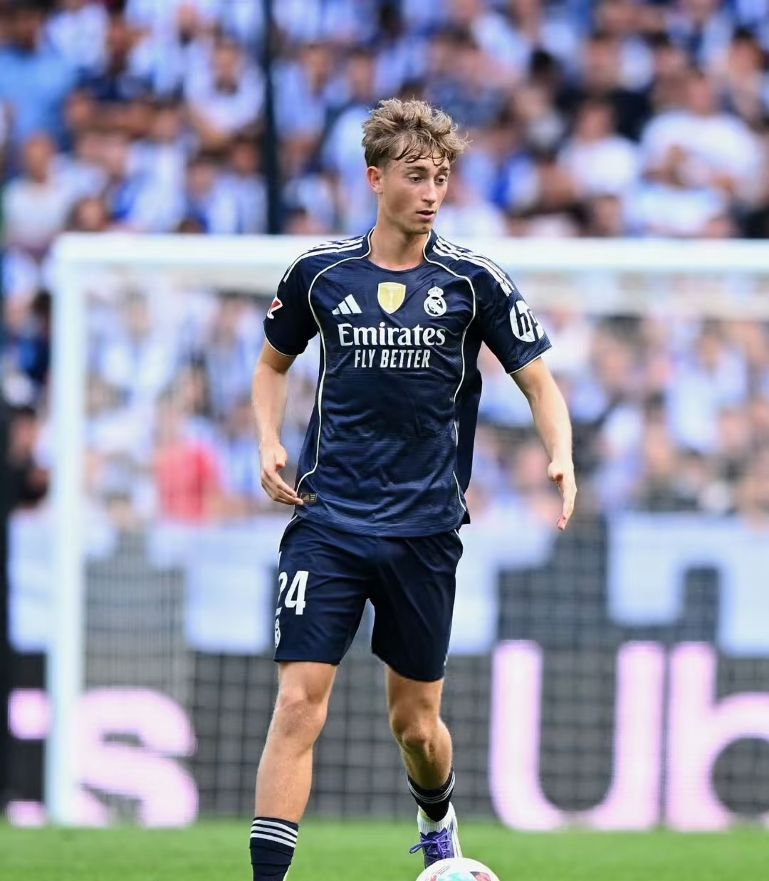 赛后皇家马德里刷新队史纪录——中超节点到来，气氛紧张，高层口径保持一致的简单介绍