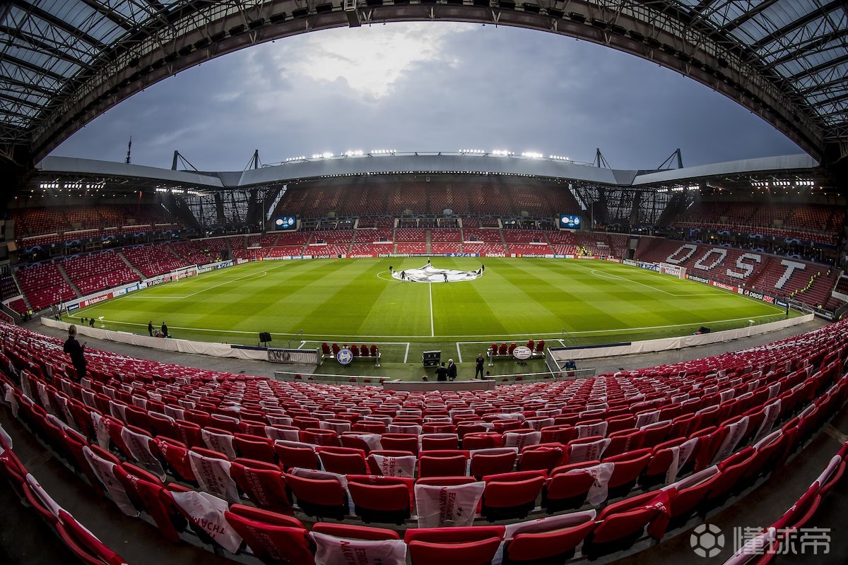 欧冠赛程吃紧；埃因霍温赛后门线救险；信心回归；心理建设被强调的简单介绍